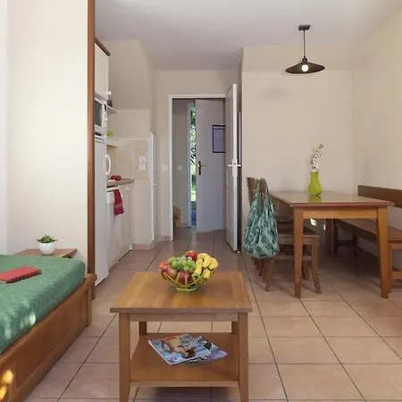 Le Hameau Du Lac S5p ماركياس
